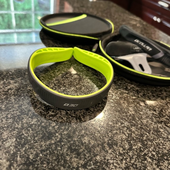 Q30 Q-Collar Size 16 - Picture 5 of 13